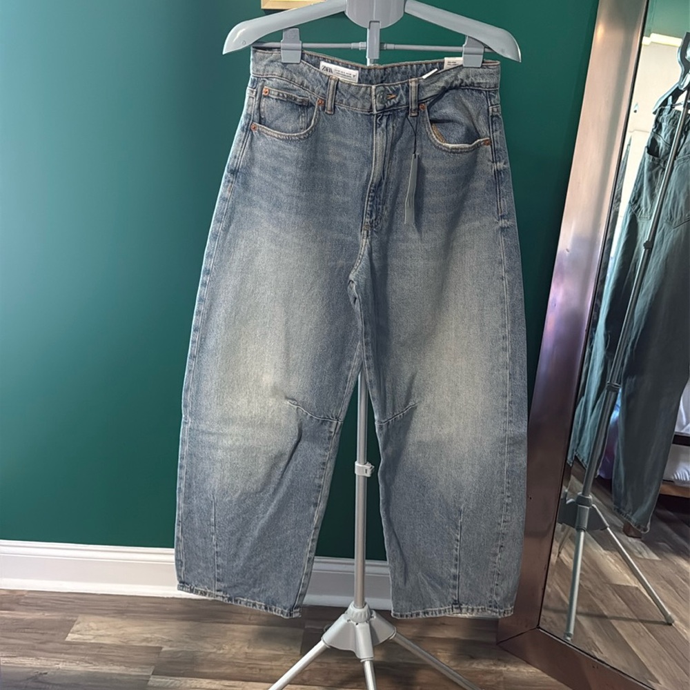 Zara Baggy Balloon Jean “ barrel style”